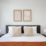Midtown West 2Br W Gym Wd Nr Park Nyc-1313