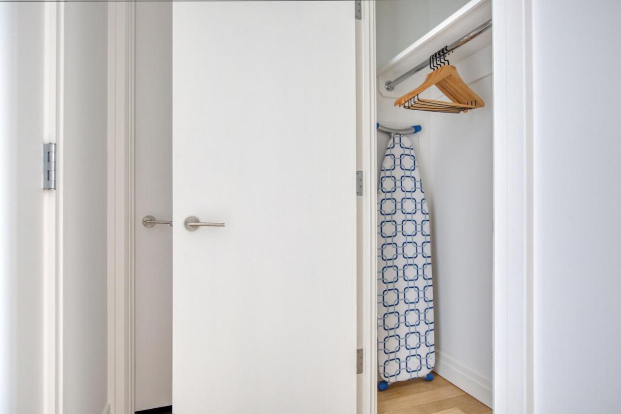 Midtown West 2br W Gym Wd Nr Park Nyc-1313 *